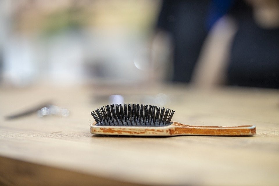 brosse-bois - MoonFlow brosse à cheveux après la grossesse et l'accouchement