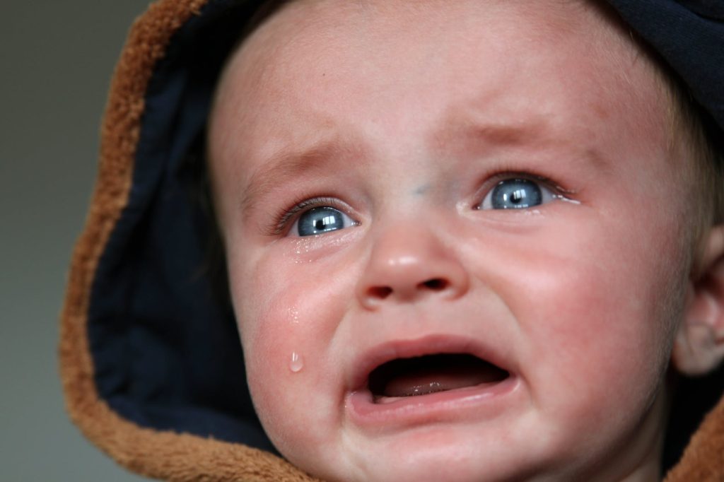 baby-tears-small-child-sad-47090 - MoonFlow bébé pleure