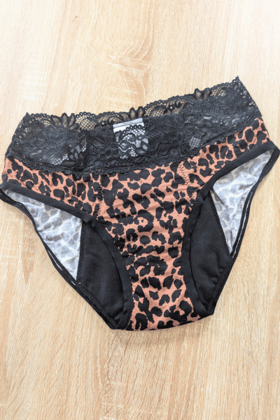 culotte-menstruelle-feline-guard - MoonFlow Modèle Féline Guard : absorption et confort