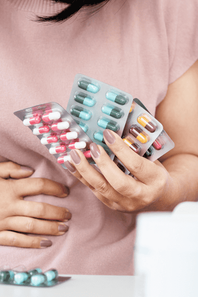 Anbiotiques et corticoïdes, facteurs de risque de candidose chronique